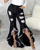 Zerrissene Schlagjeans mit Rüschenbesatz und Raw Edge